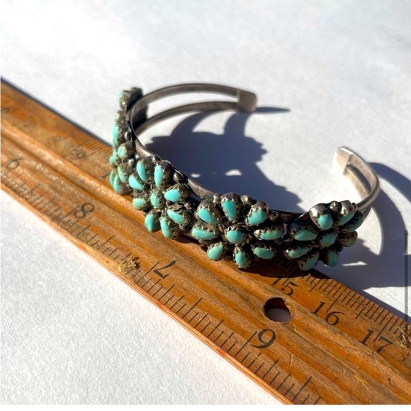 Vintage Native American Flower Cuff Bracelet of .925 and Genuine Turquoise - Picture 8 of 16